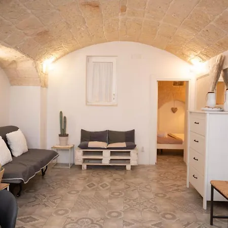 A L Touristhouse Monopoli